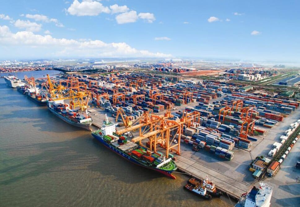 giá-thuê-tàu-biển