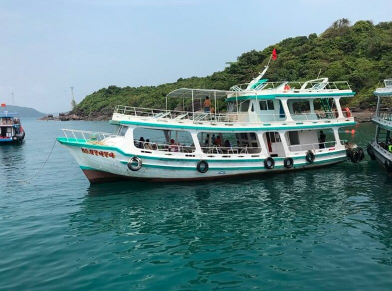 thuê tàu riêng phú quốc
