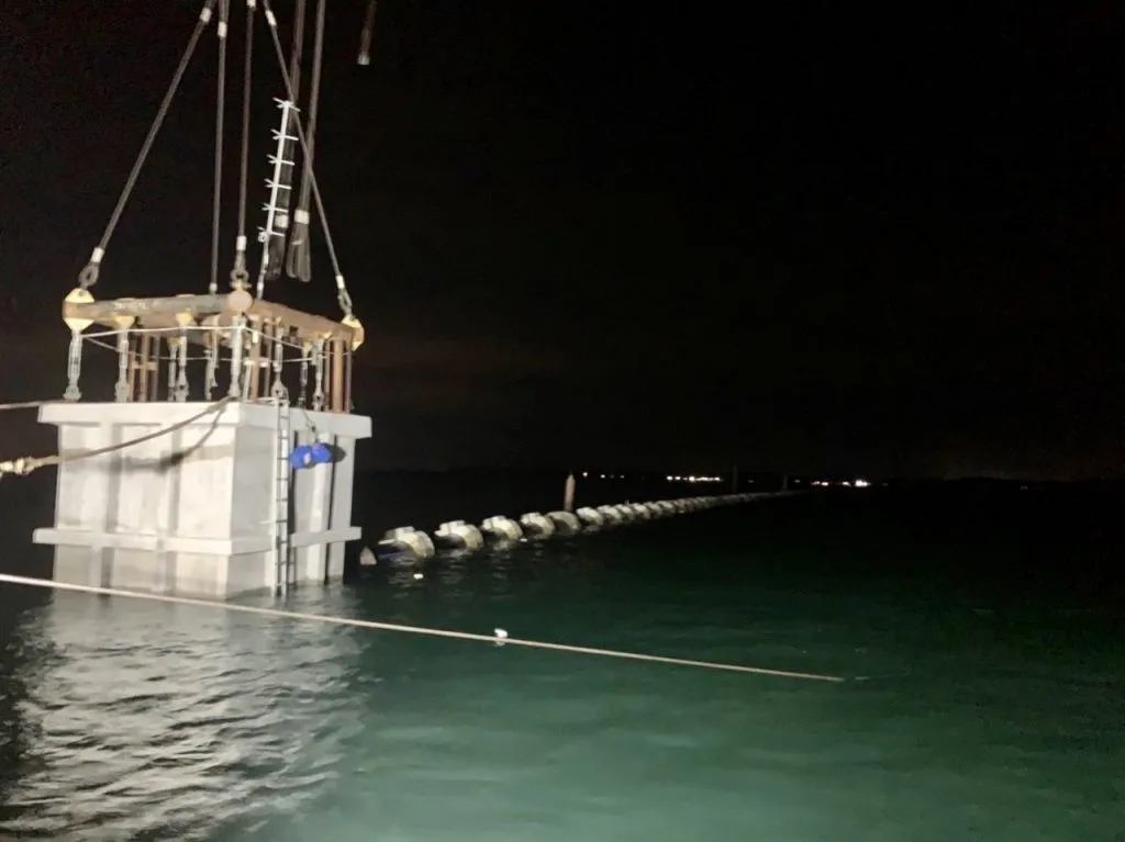 Công trình ngầm dưới biển